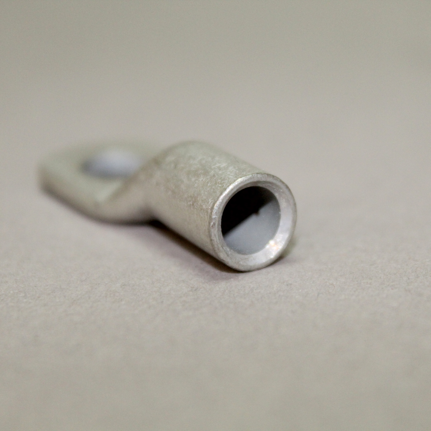 Press-Kabelschuhe 16-70 qmm, Bohrung 8 oder 10 mm – Bild 6