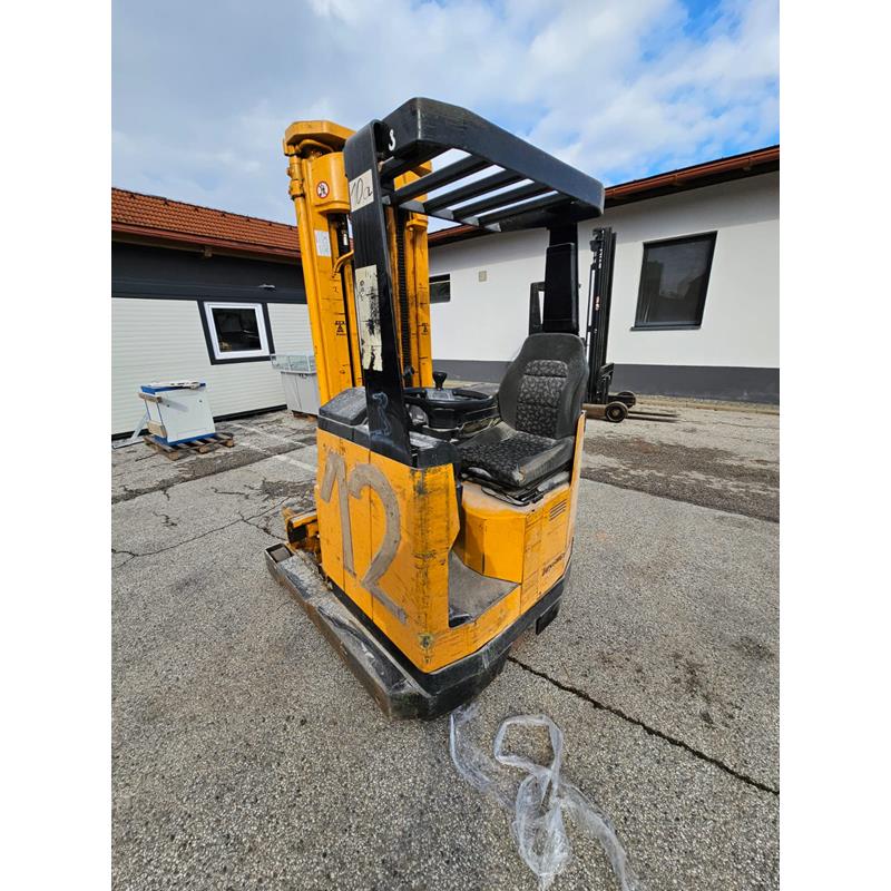 Schubmaststapler, Jungheinrich ETV 10 SS
